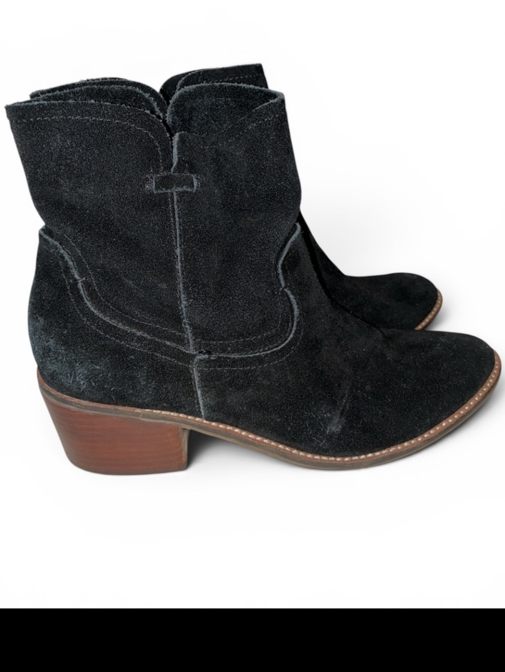 Dolce Vita soft suede pull on ankle boots. Wood heel, rubber sole. Like new. 8.5